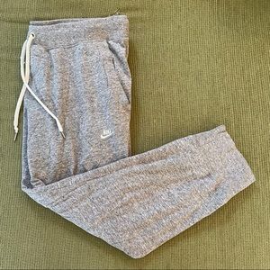 Women’s gray Nike cropped knit joggers